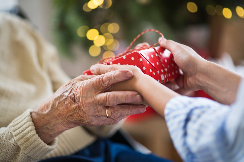 7 Last-Minute Gift Ideas for the Seniors You Care For